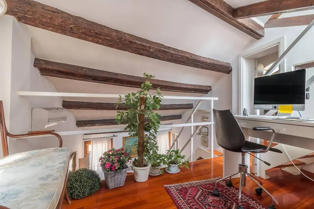 アパート Charming Loft With Roof Terrace Close To S. Marco ヴェネツィア