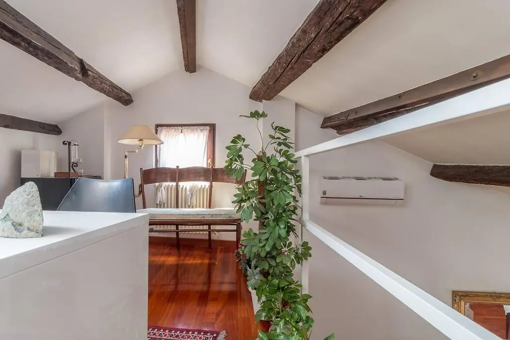 Charming Loft With Roof Terrace Close To S. Marco Veneza Apartamento